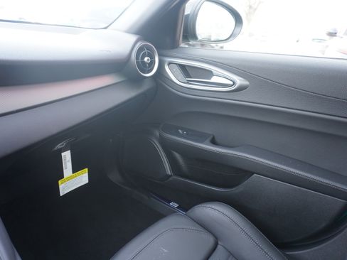 New 2025 Alfa Romeo Giulia AWD w/ Veloce Package AWD image 18
