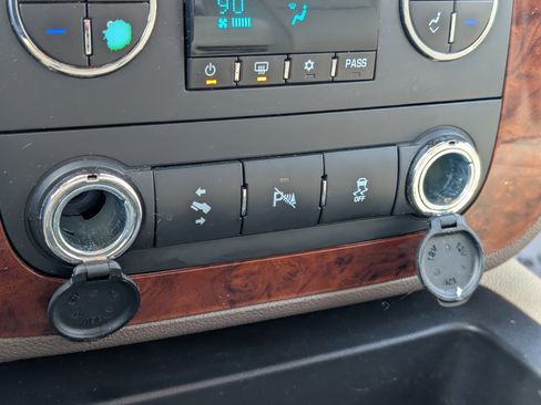 Used 2012 Chevrolet Silverado 1500 LTZ image 23