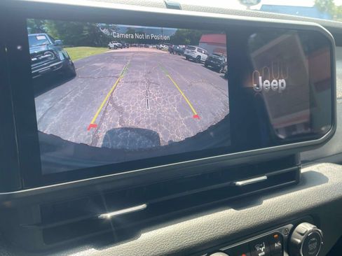 Used 2025 Jeep Wrangler Sport AWD/4WD image 22