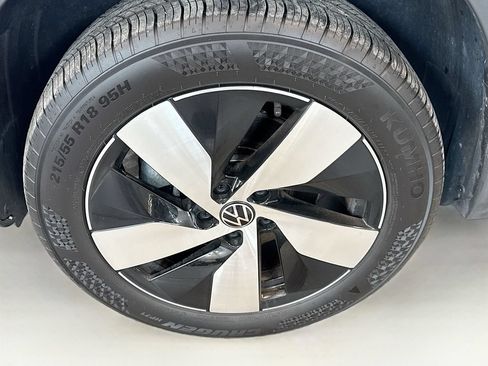Certified 2025 Volkswagen Taos S AWD/4WD image 31