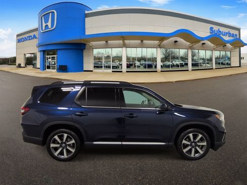 Certified 2025 Honda Pilot Elite image 9