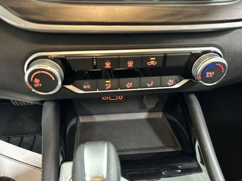 Used 2023 Nissan Altima 2.5 SV AWD/4WD image 16