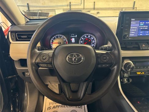 Used 2020 Toyota RAV4 XLE image 15