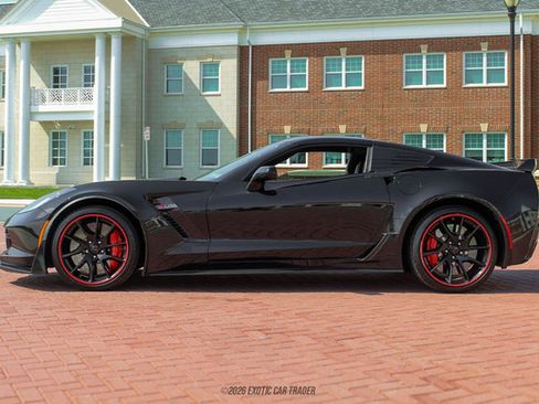 Used 2016 Chevrolet Corvette Z06 w/ Z07 Performance Package RWD image 3
