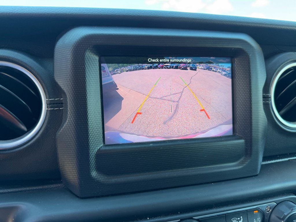 Used 2018 Jeep Wrangler Unlimited Sahara w/ Safety Group AWD/4WD image 12
