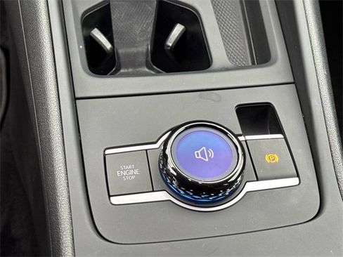 Used 2025 Volkswagen Tiguan S image 15