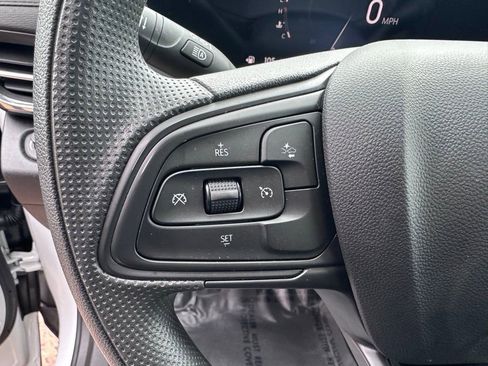 Used 2025 Buick Envista Preferred image 13