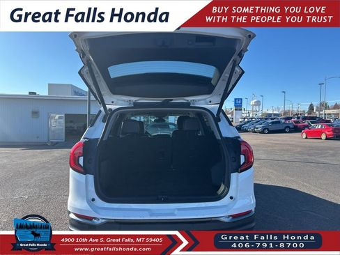 Used 2023 GMC Terrain AT4 image 7