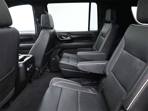 Used 2023 GMC Yukon XL SLT w/ Max Trailering Package image 18
