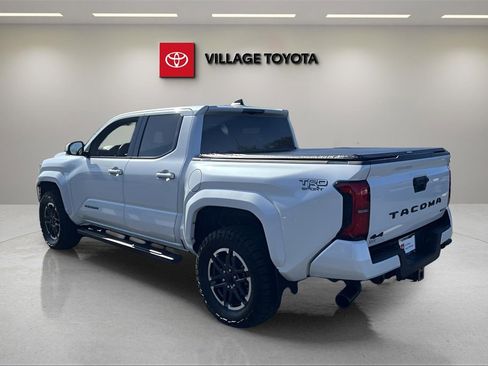 Certified 2025 Toyota Tacoma TRD Sport image 3