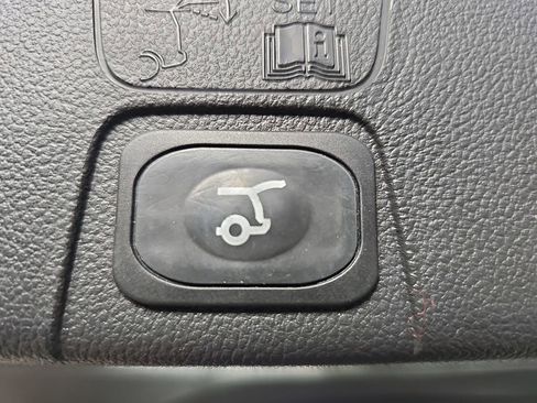 Used 2016 Ford C-MAX SEL w/ Equipment Group 303A FWD image 17