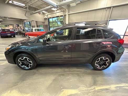 Used 2017 Subaru Crosstrek 2.0i Premium AWD/4WD image 32