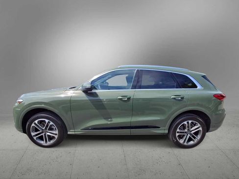 Certified 2025 Audi Q5 Premium w/ Premium Plus AWD/4WD image 5