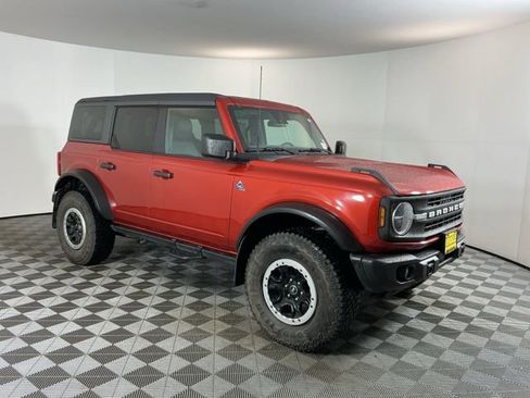 Used 2022 Ford Bronco Black Diamond w/ Sasquatch Package image 3