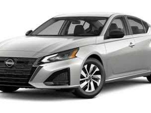 Used 2024 Nissan Altima 2.5 SV FWD image 1