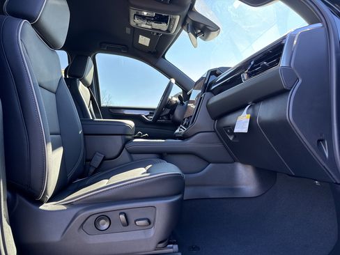 New 2026 GMC Yukon Elevation image 31