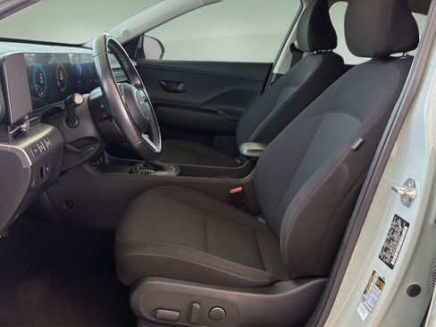 Used 2024 Hyundai Kona SEL AWD/4WD image 17