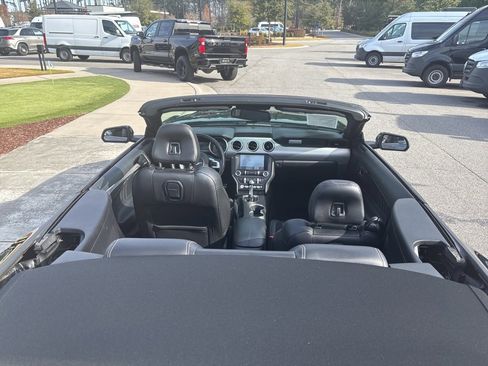 Used 2019 Ford Mustang Premium image 20