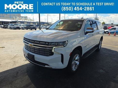 Used 2023 Chevrolet Suburban Premier image 1