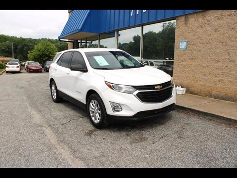 Used 2019 Chevrolet Equinox LS image 1