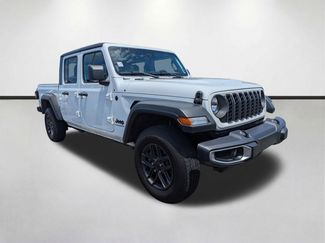 Used 2025 Jeep Gladiator Sport AWD/4WD video 1