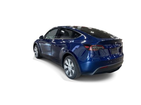 Certified 2023 Tesla Model Y Long Range AWD/4WD image 4