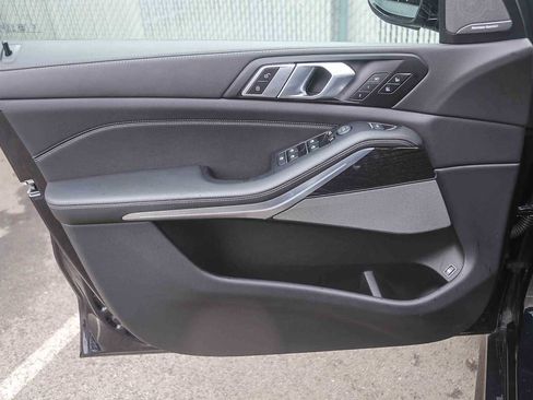 Used 2025 BMW X5 xDrive50e w/ Executive Package image 17