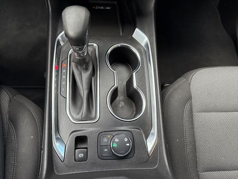 Used 2023 Chevrolet Traverse LT w/ Rear Camera Mirror Package image 29