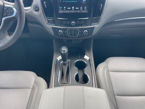 Used 2018 Chevrolet Traverse Premier w/ Driver Confidence II Package FWD image 17