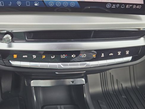 New 2026 Cadillac Lyriq Sport w/ LPO, Floor Liner Package AWD/4WD image 14