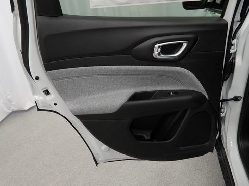 New 2026 Jeep Compass Latitude image 29