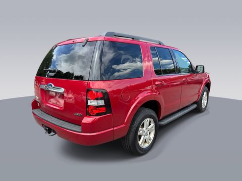Used 2010 Ford Explorer XLT AWD/4WD image 3