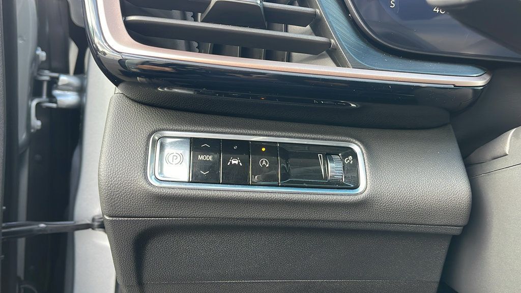 Used 2025 Buick Envision Sport Touring AWD/4WD image 25