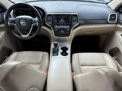 Used 2020 Jeep Grand Cherokee Altitude image 16