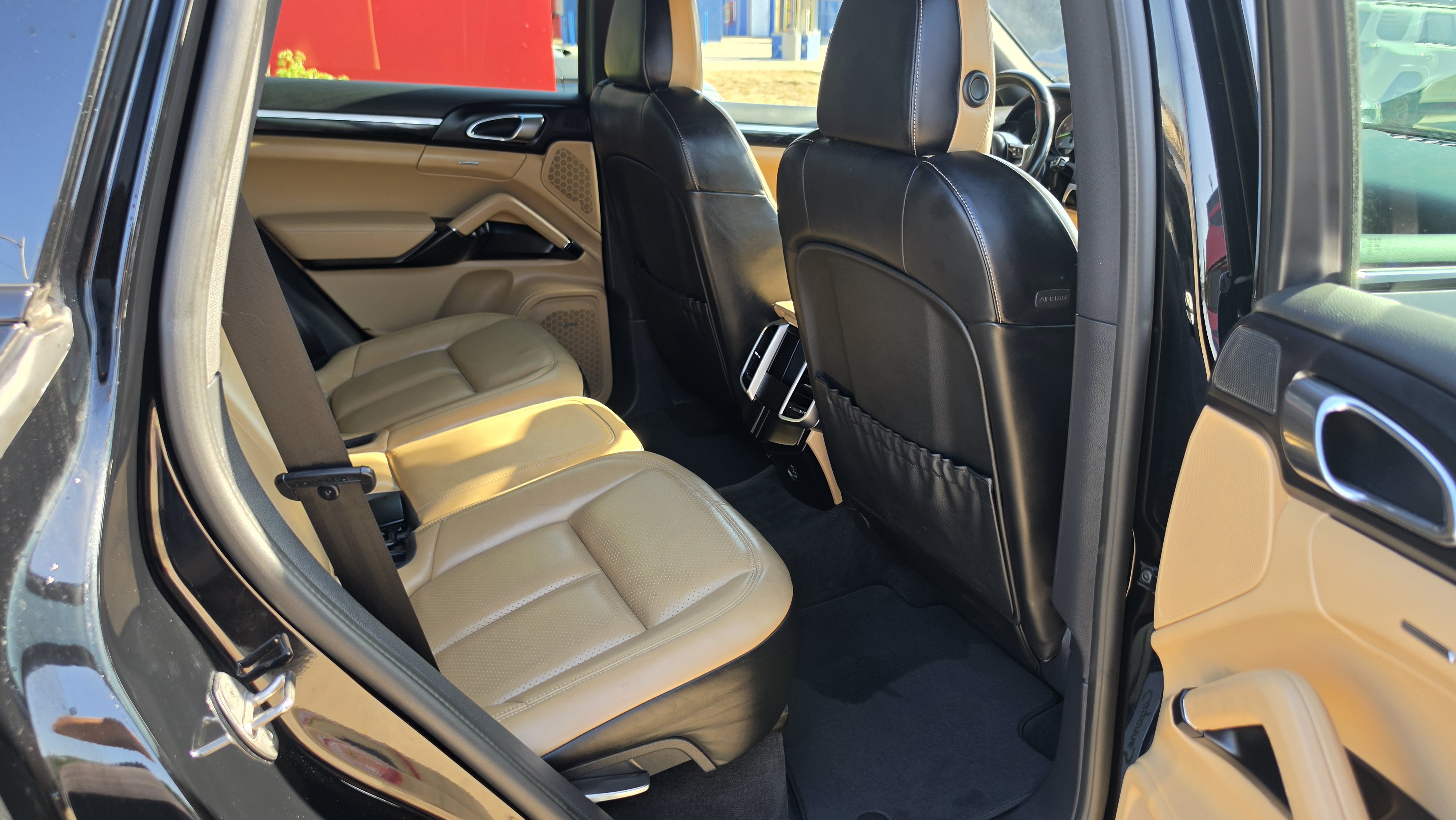 Used 2017 Porsche Cayenne S Platinum w/ Premium Package (PJW) AWD/4WD image 29