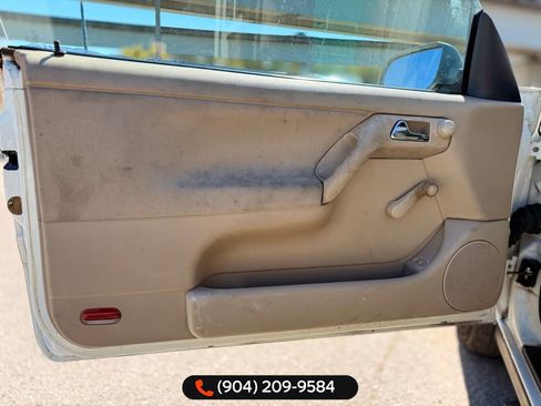 Used 2001 Volkswagen Cabrio GL image 15