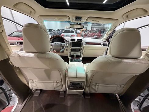 Used 2012 Lexus GX 460 w/ Comfort Plus Pkg image 48