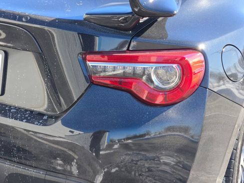 Used 2017 Toyota 86 image 31