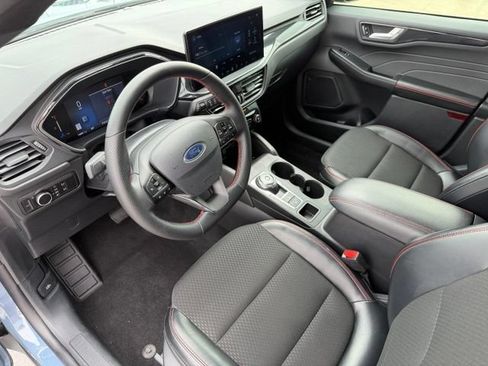 Used 2025 Ford Escape ST-Line w/ Tech Pack #1 FWD image 11