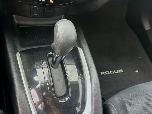 Used 2016 Nissan Rogue S w/ Appearance Package FWD image 23