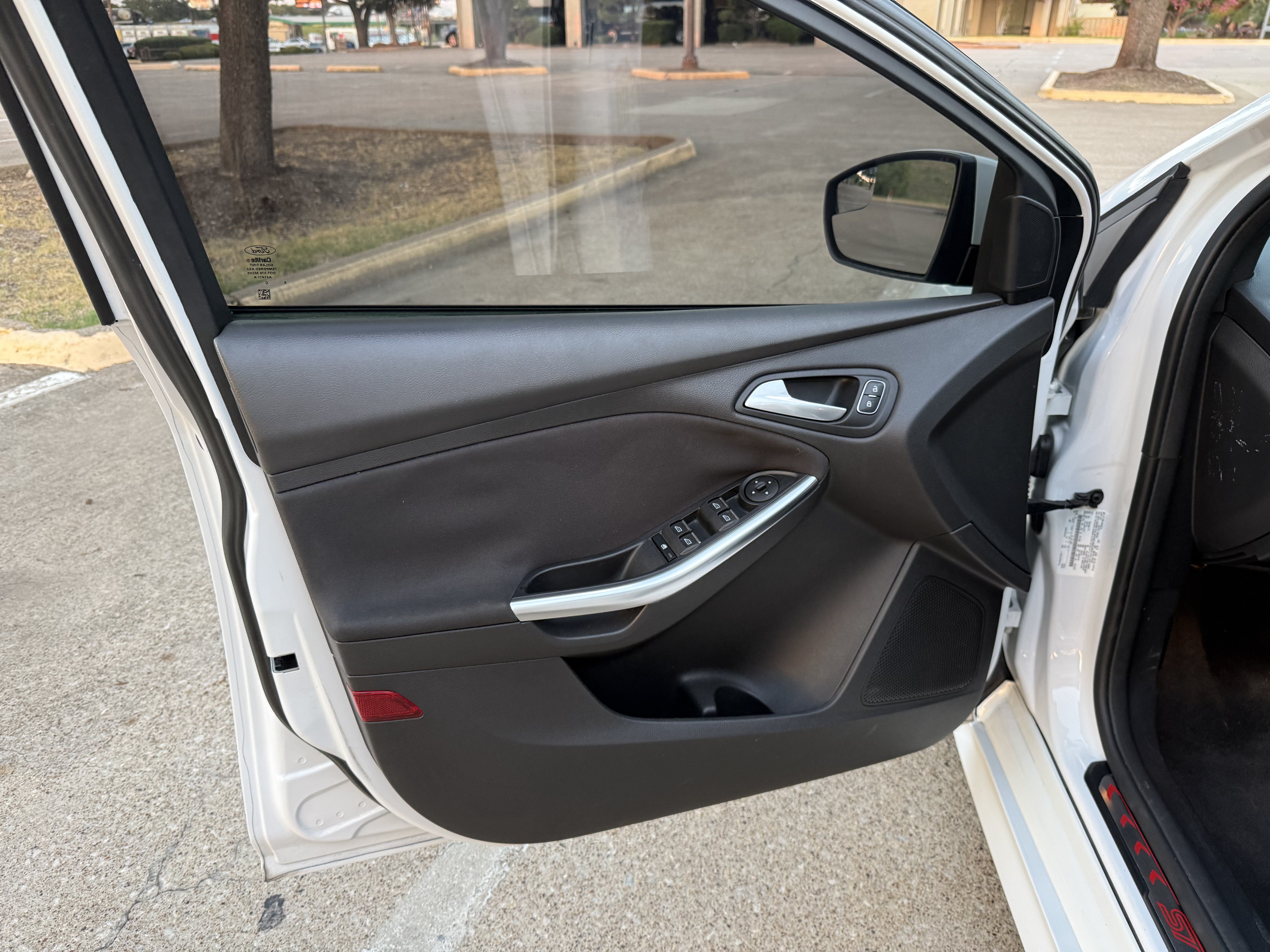 Used 2018 Ford Focus ST FWD image 17