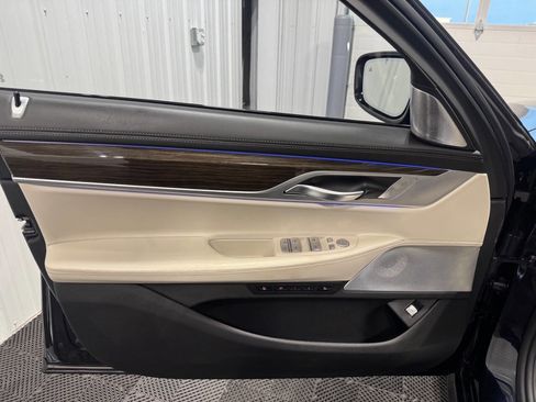 Used 2019 BMW M760i xDrive w/ Luxury Rear Seating Package image 12