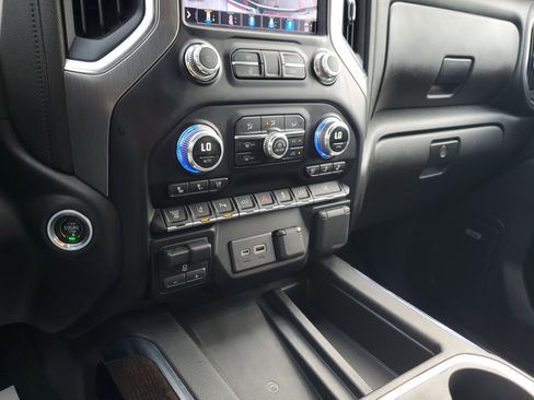 Used 2023 GMC Sierra 3500 Denali w/ Technology Package image 27