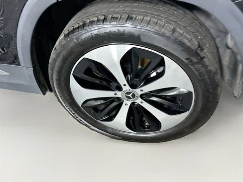 Used 2025 Mercedes-Benz GLA 250 image 11