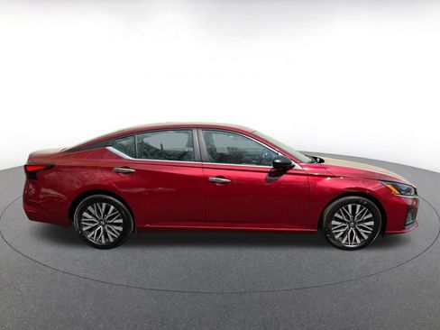 Used 2025 Nissan Altima 2.5 SV image 18