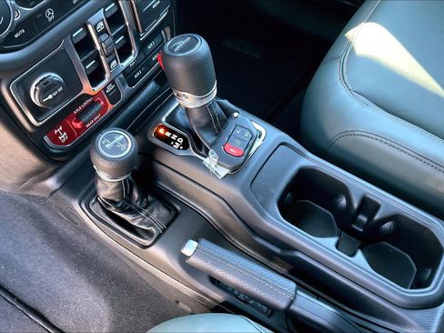 New 2025 Jeep Gladiator Mojave image 9