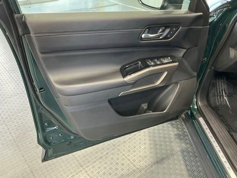 Used 2023 Nissan Pathfinder Platinum AWD/4WD image 50