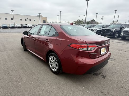 Certified 2025 Toyota Corolla LE w/ Convenience Package FWD image 3
