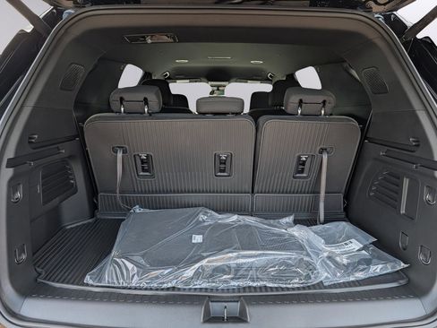 New 2026 Chevrolet Traverse LT w/ LPO, Floor Liner Package FWD image 16