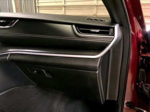 Certified 2025 Jeep Grand Cherokee Laredo X w/ Trailer Tow Package image 16